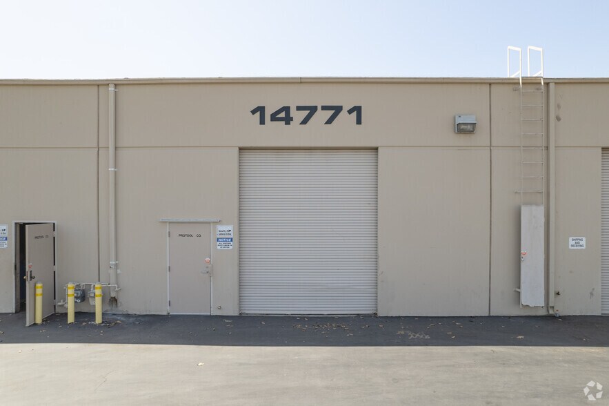 More Photos Of 2852 Walnut Ave, Tustin Warehouse For Lease