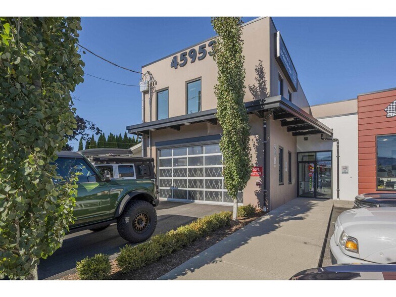 More Photos Of 45949 Rowat Av, Chilliwack Auto Repair For Sale