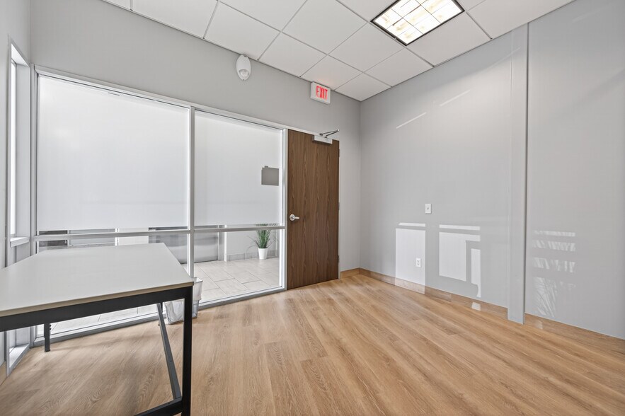 More Photos Of 8350 Ashlane Way, The Woodlands Medical For Lease