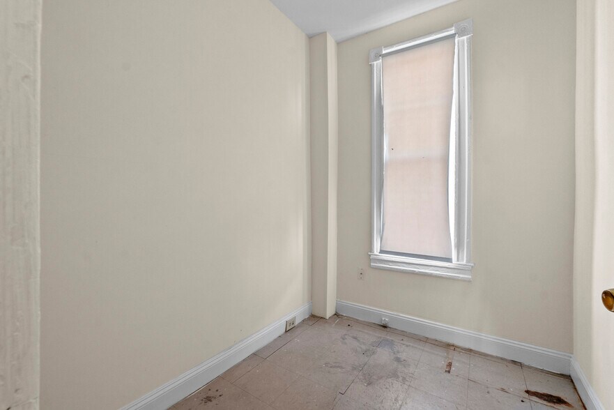 More Photos Of 2541 St Paul St, Baltimore Office For Sale