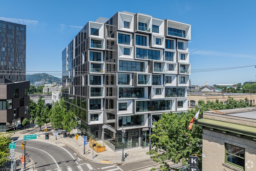 More Photos Of 329 NE Couch St, Portland Coworking Space