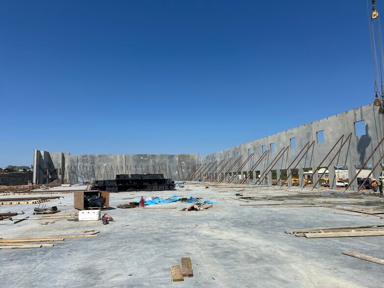 More Photos Of 230 Innovation Way, Hendersonville Warehouse For Sale