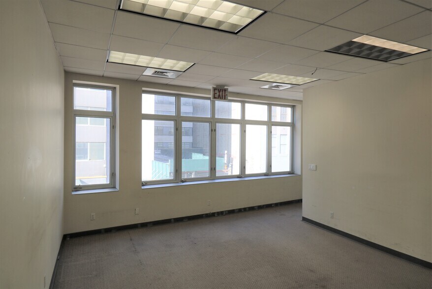 Primary Photo Of 27 Smith St, Brooklyn Office For Lease