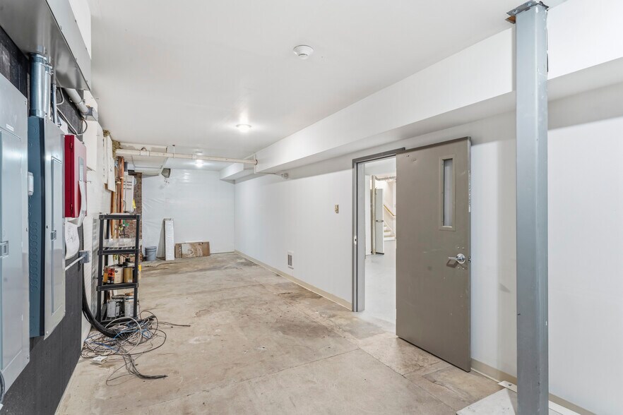 More Photos Of 13 Fort Hill Rd, Groton Storefront Retail Residential For Sale