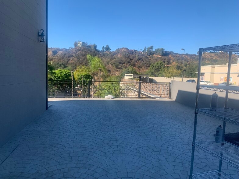 More Photos Of 6500 Foothill Blvd, Tujunga Restaurant For Sale