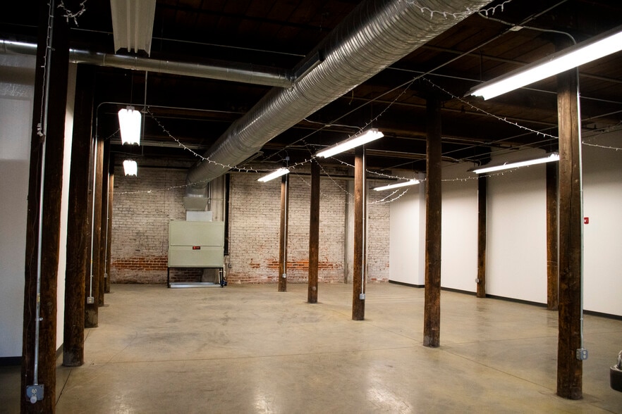 More Photos Of 110 Newton St, Danville Warehouse For Sale