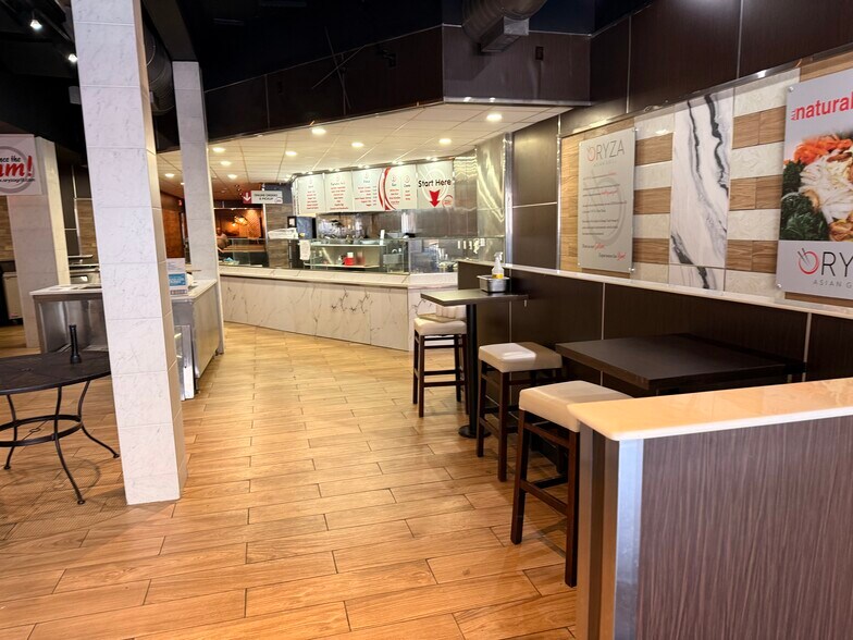 More Photos Of 40 S Court St, Athens Fast Food For Lease