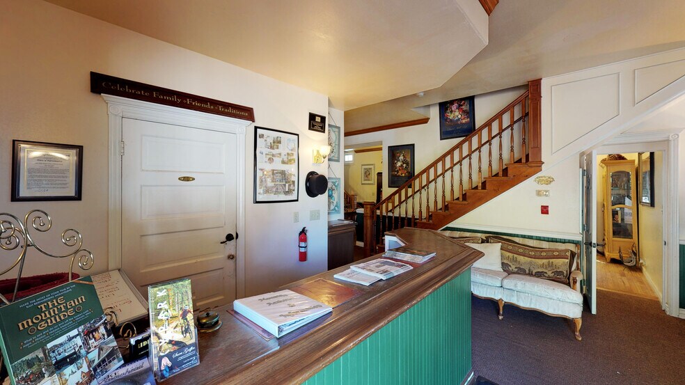 More Photos Of 815 Arrowhead Villa Dr, Crest Hotel For Sale