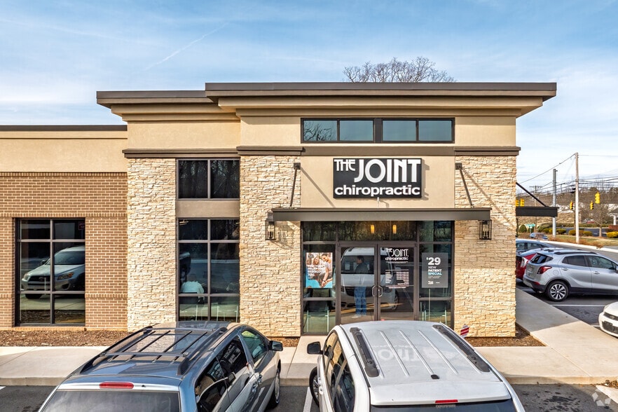 More Photos Of 1201 Cotton Grove, Lexington Storefront For Lease