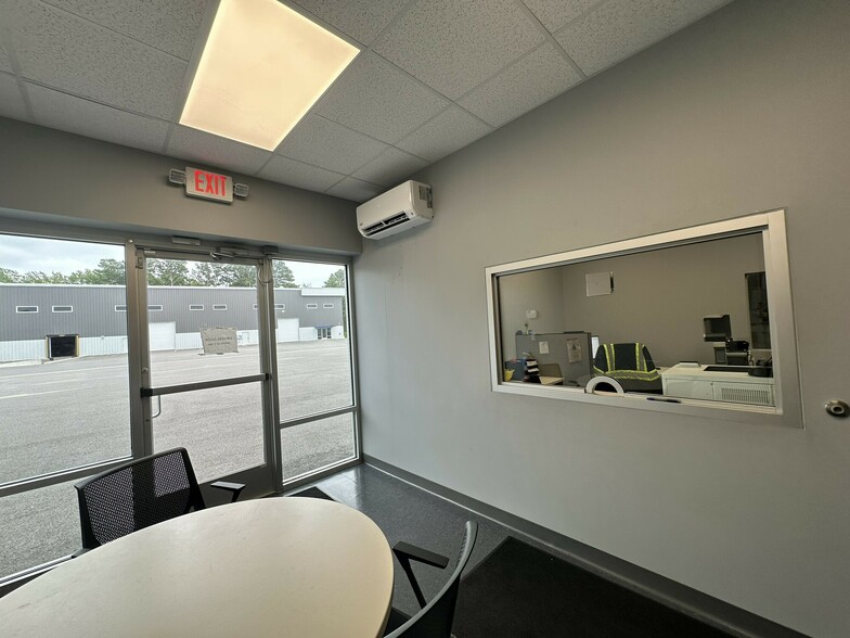 More Photos Of 810 Chesapeake Dr, Cambridge Warehouse For Sale