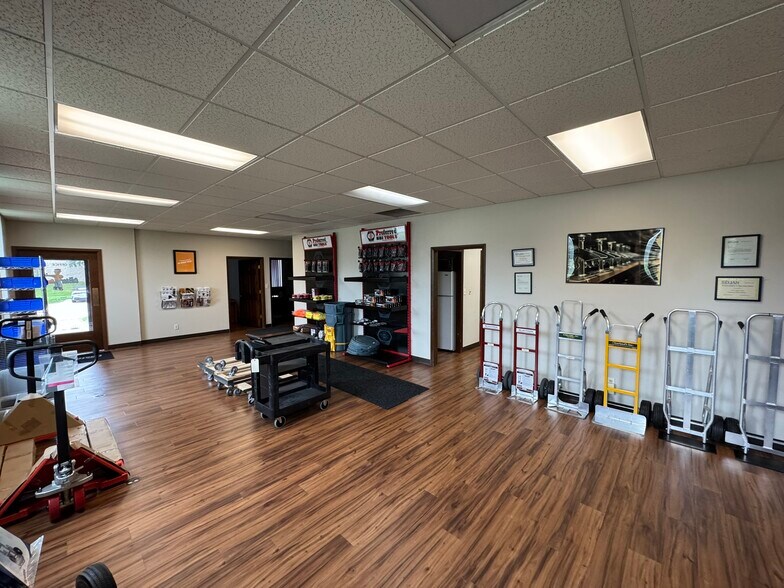 More Photos Of 1450 Radisson St, Green Bay Warehouse For Lease