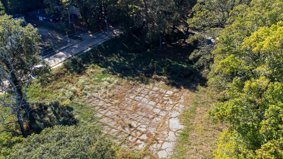 More Photos Of 2130 Newnan St, East Point Schools For Sale