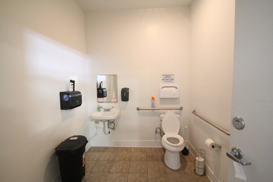 More Photos Of 509-523 E Rosecrans Ave, Compton Storefront Retail Office For Lease