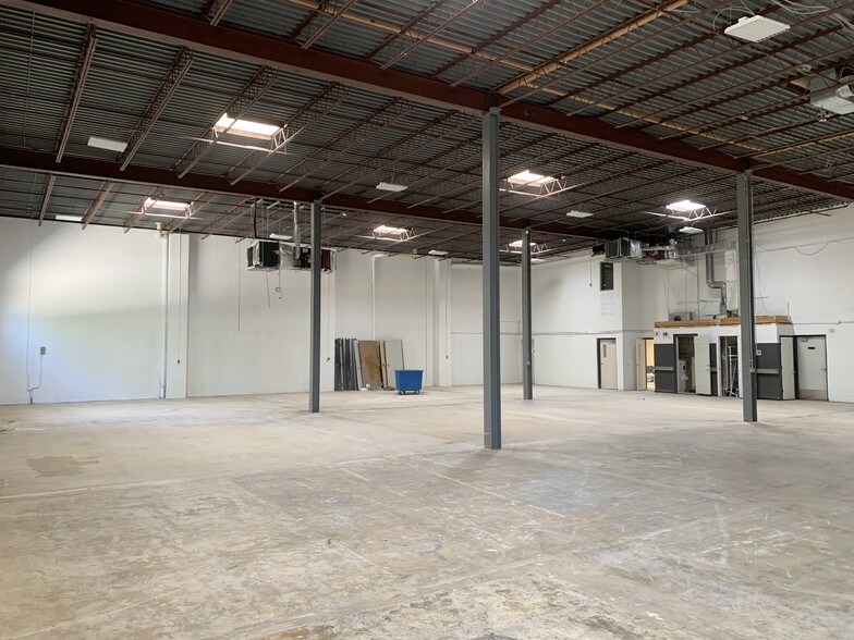 More Photos Of 2593 Yellow Springs Rd, Malvern Flex For Lease