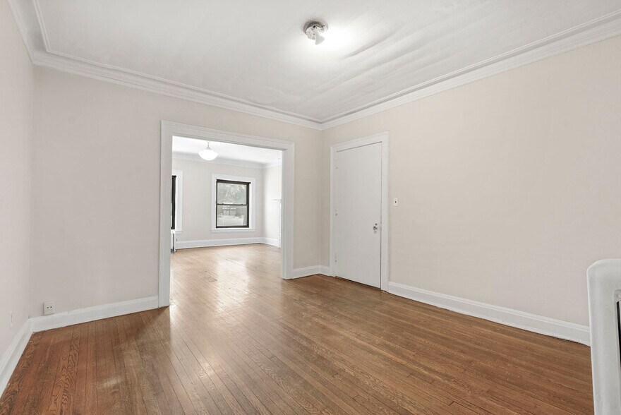 More Photos Of 2617 Euclid Heights Blvd, Cleveland Heights Apartments For Sale