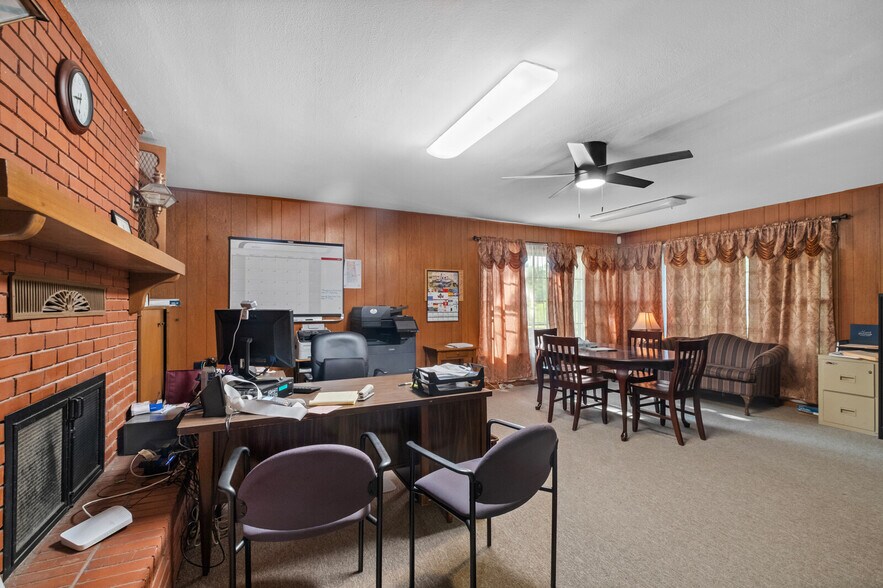 More Photos Of 1400 Locust st, Stilwell Office Residential For Sale