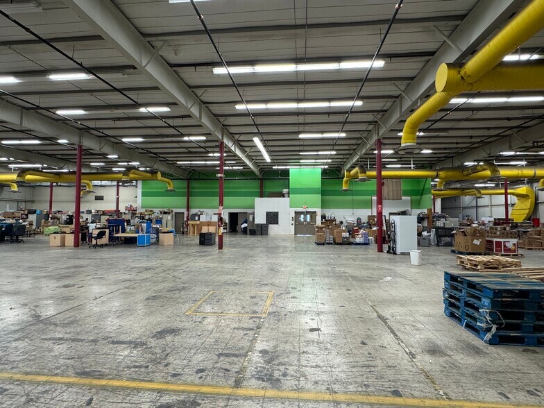 More Photos Of 316 Donohoe Rd, Greensburg Warehouse For Lease