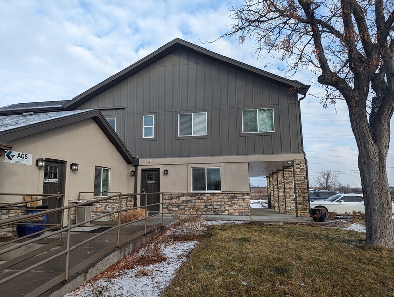 More Photos Of 2690 W Union Ave, Englewood Warehouse For Lease