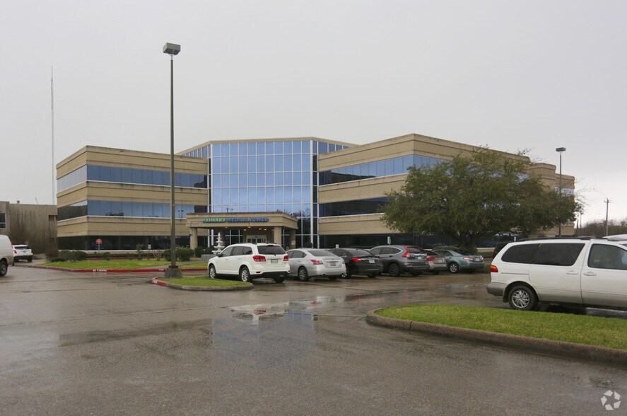 2802 Garth Rd, Baytown, TX 77521 Medical Office For Lease