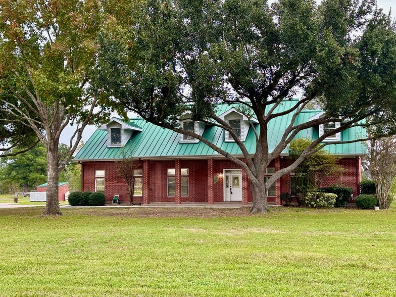 More Photos Of 19250 Becker Rd, Hockley Land For Sale