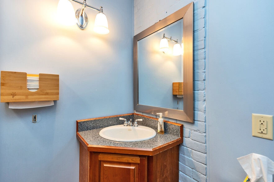 More Photos Of 16 Church St, Keene Office For Sale