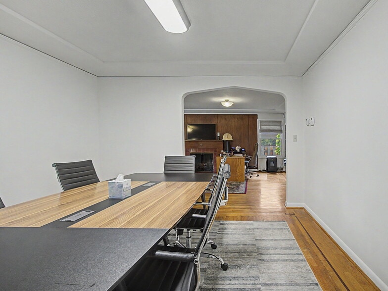 More Photos Of 10423 SE 23RD Ave, Portland Medical For Sale