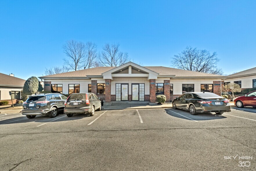 More Photos Of 3291 S Thompson St, Springdale Unknown For Lease