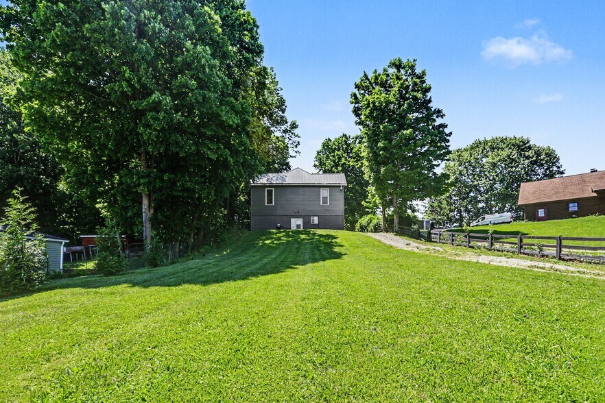 More Photos Of 9030 Columbus Rd, Mount Vernon Office For Sale