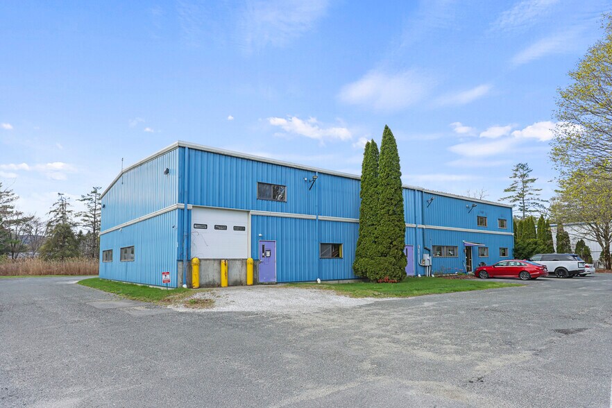 More Photos Of 8 Run Way, Lee Flex For Sale