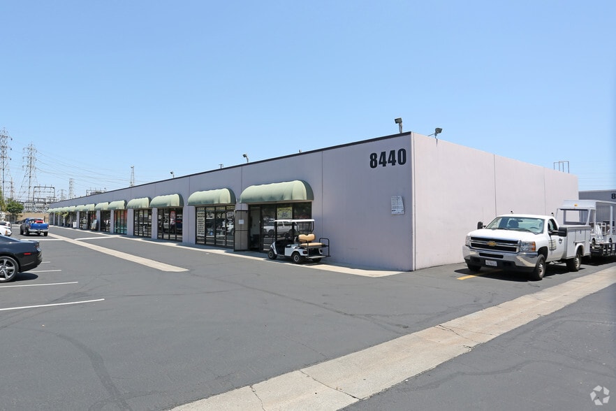 More Photos Of 8440 Cerritos Ave, Stanton Showroom For Lease