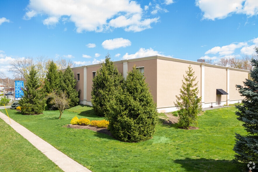 More Photos Of 141 New Rd, Parsippany Office For Lease