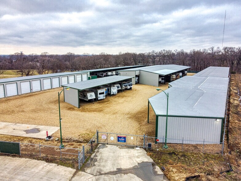 More Photos Of 6053 N McDonald St, Melissa Light Distribution For Lease