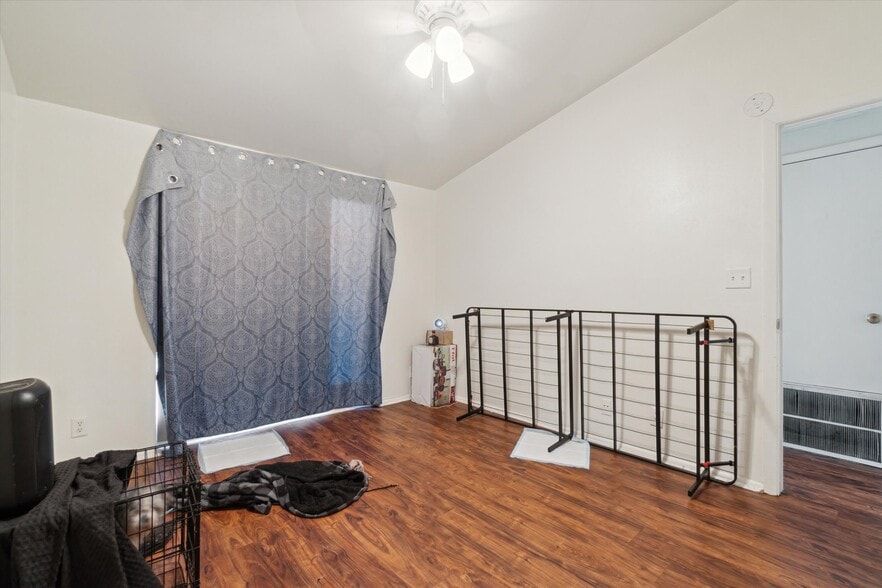 More Photos Of 4248 N 76th St, Milwaukee Storefront Retail Residential For Sale