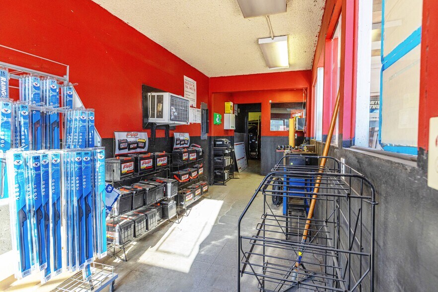 More Photos Of 205-225 W Pacheco Blvd, Los Banos Auto Repair For Sale