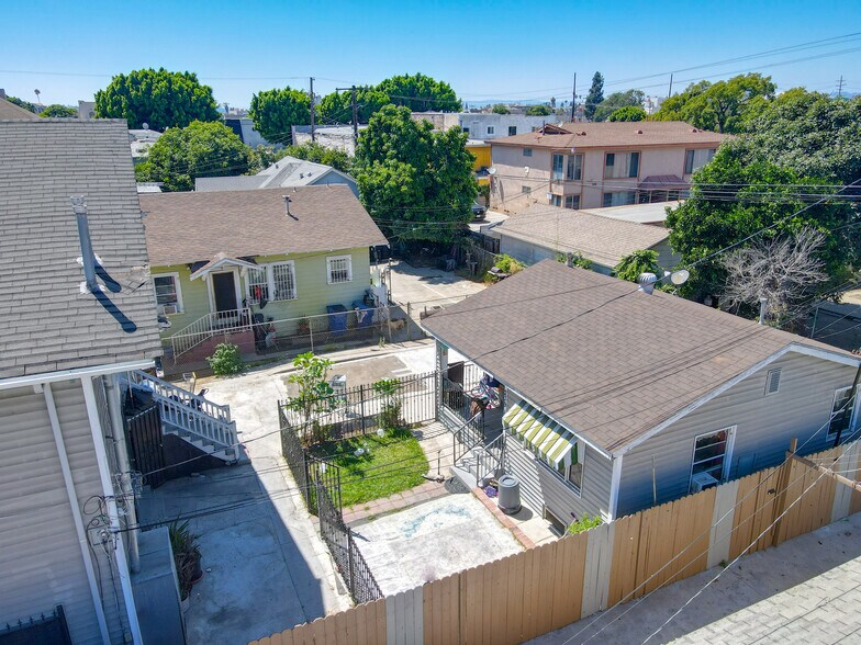 More Photos Of 239 W 43rd St, Los Angeles Apartments For Sale