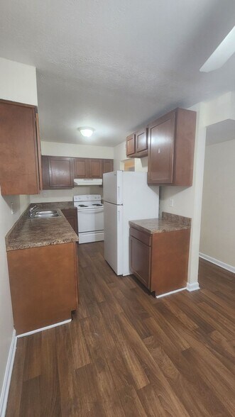 More Photos Of 7300-7310 Southside Dr, Louisville Apartments For Sale