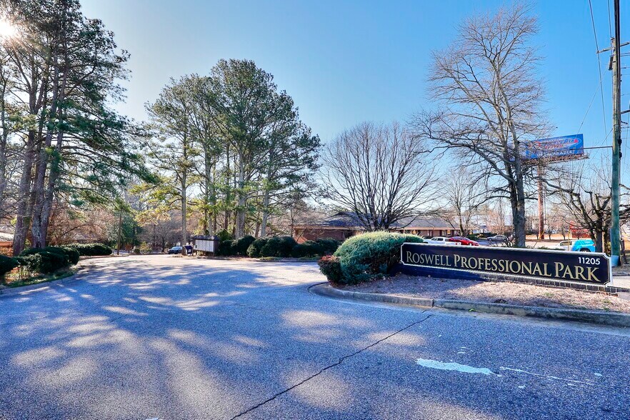 More Photos Of 11205 Alpharetta Hwy, Roswell Office Residential For Lease