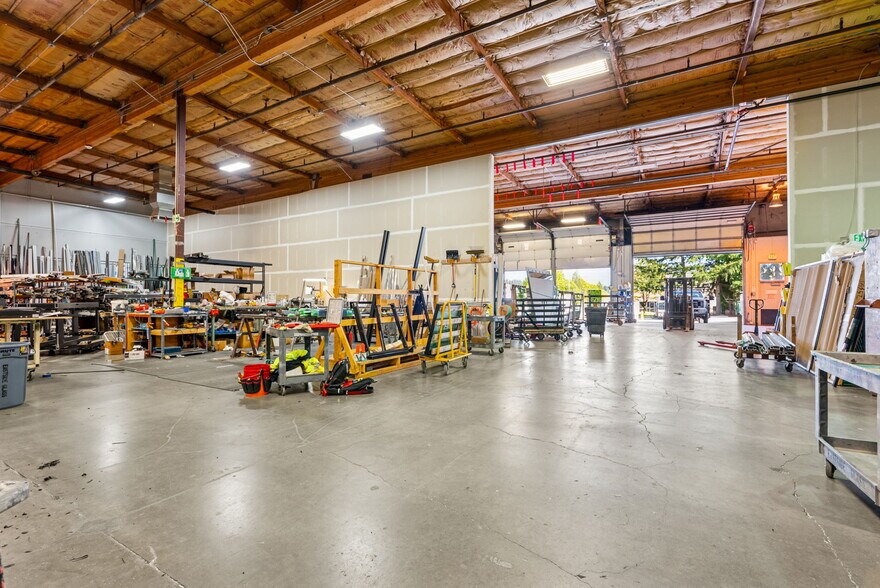 More Photos Of 20205 144th Ave NE, Woodinville Light Manufacturing For Sale