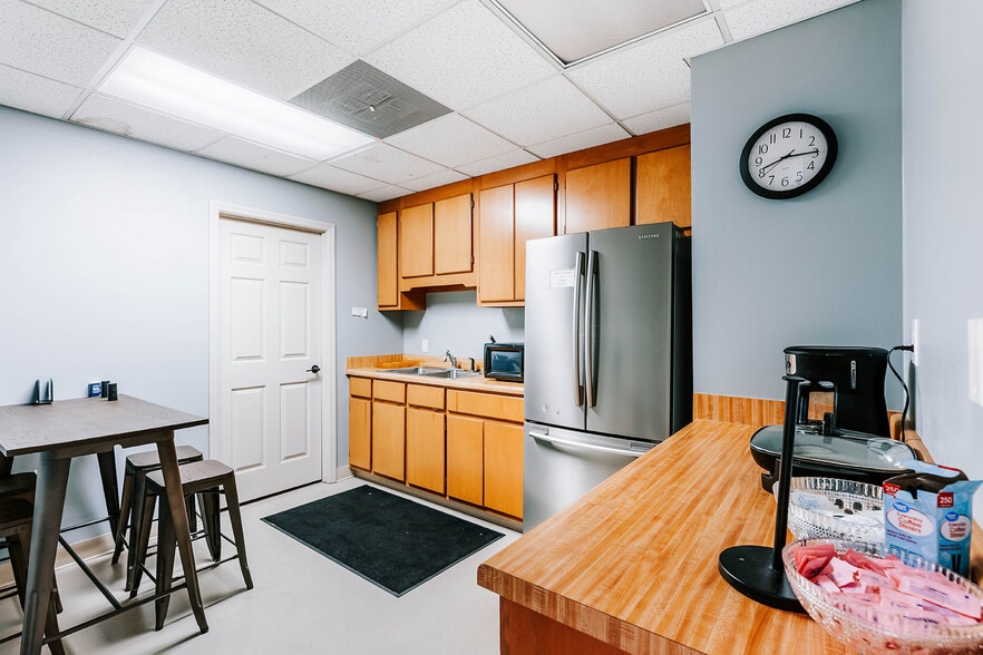 More Photos Of 4900 Highway 98 E, Comer Warehouse For Sale