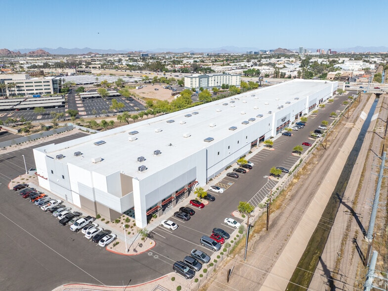 More Photos Of 3232 S 48th St, Phoenix Warehouse For Lease