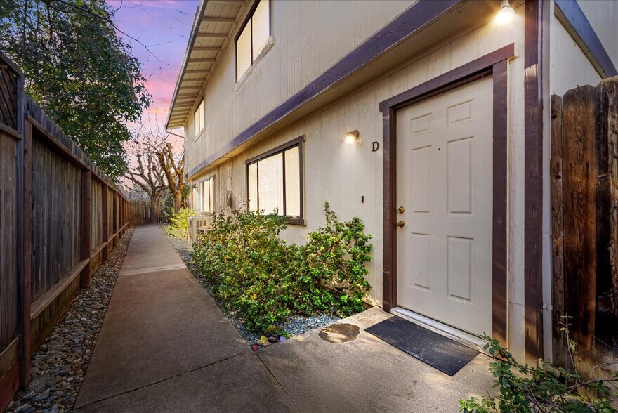 More Photos Of 3337 La Canada Dr, Cameron Park Apartments For Sale