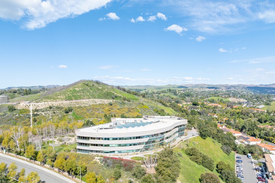 More Photos Of 24151 Ventura Blvd, Calabasas Office For Lease