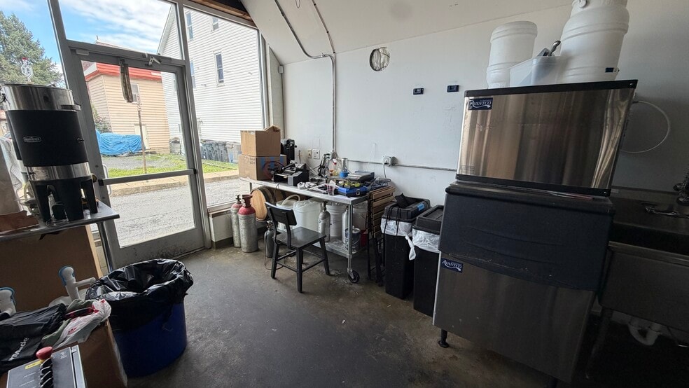 More Photos Of 35 Belvidere St, Nazareth Storefront Retail Residential For Sale