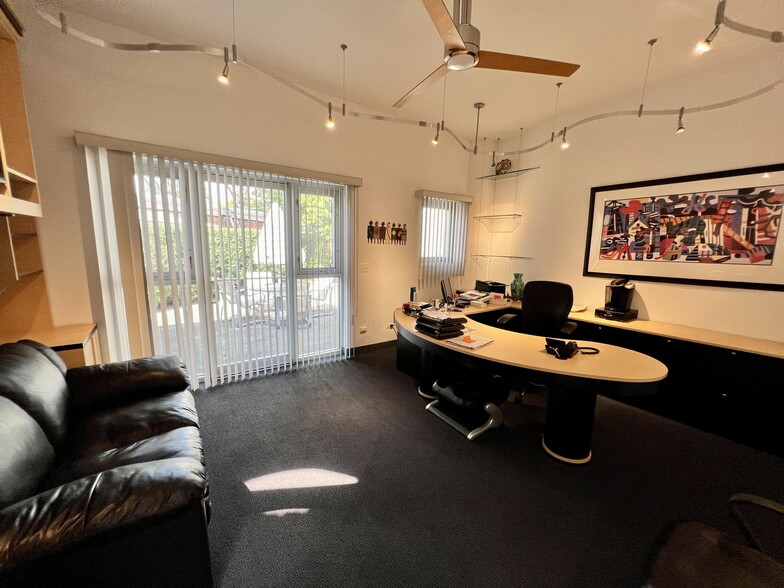 More Photos Of 2600 Gross Point Rd, Evanston Loft Creative Space For Sale