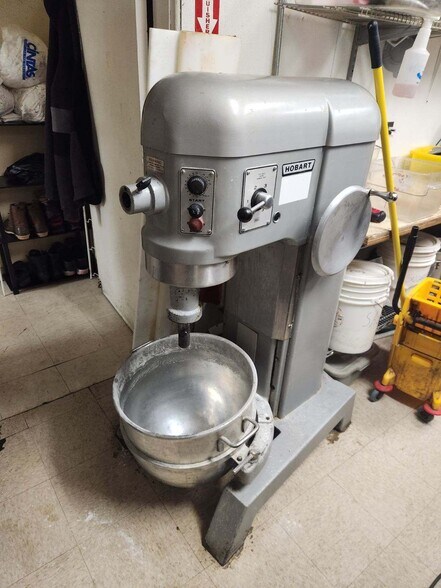 More Photos Of 178-182 Pine St, Bristol Restaurant For Sale