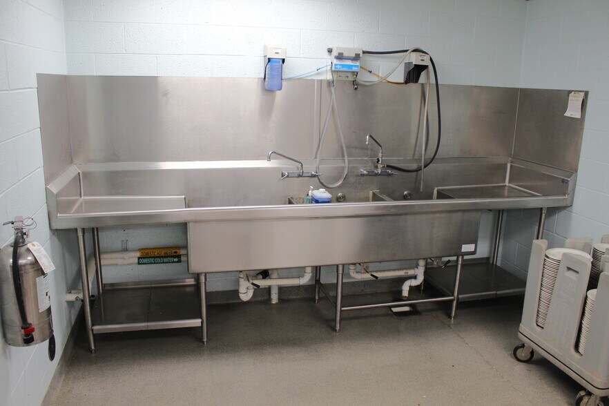 More Photos Of 610 Cuyler St, Cheboygan Lodge Meeting Hall For Lease