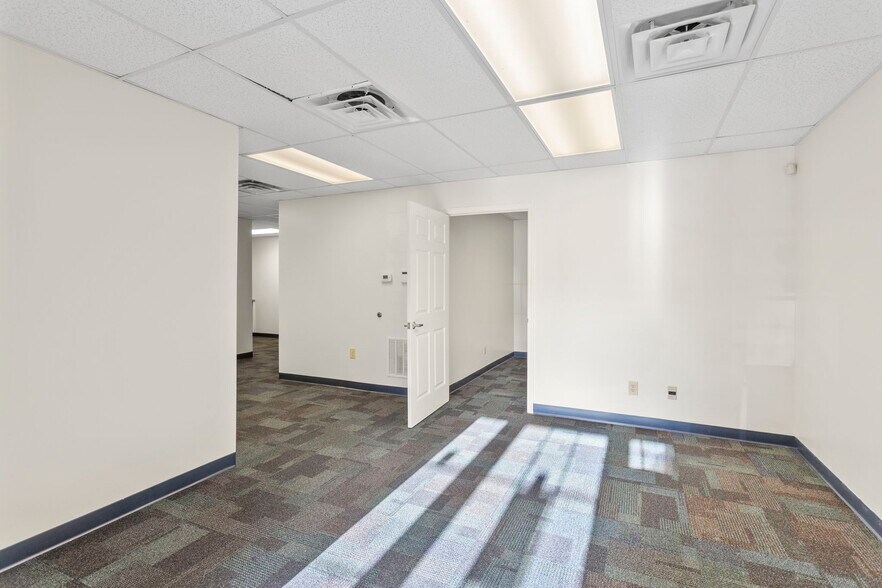 More Photos Of 9986 Spotswood Trl, Mc Gaheysville Office For Lease