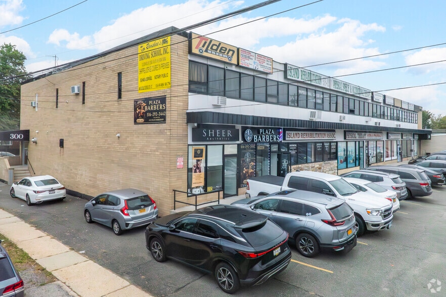 Primary Photo Of 300 Hempstead Tpke, West Hempstead Office For Lease