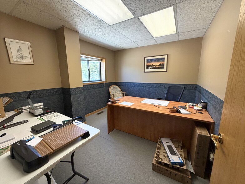 More Photos Of 305 N Mason St, Carrollton Office For Sale