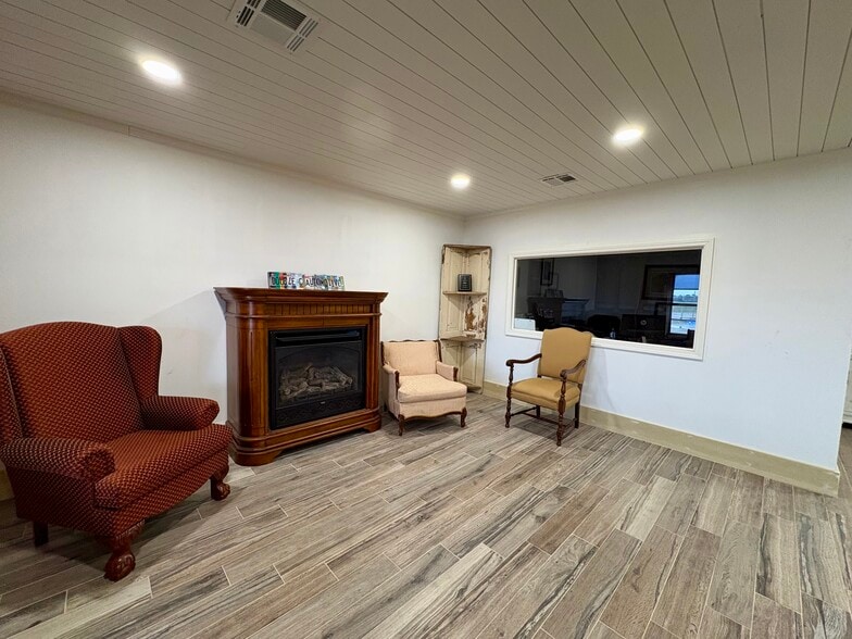 More Photos Of 8509 Egan Hwy, Crowley Warehouse For Sale